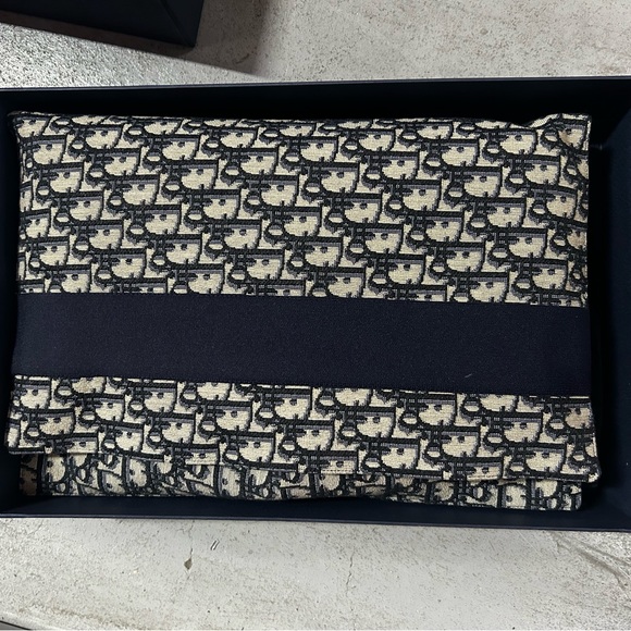 Christin Dior home wear kit. brand new very rare also comes with small tote bag - Picture 3 of 7